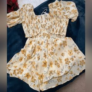 new with tags yellow princess polly dress